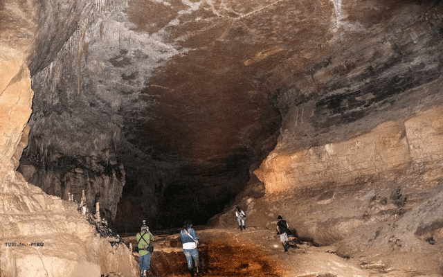 Lugares turísticos de Amazonas, Perú 6 caverna de quiocta amazonas