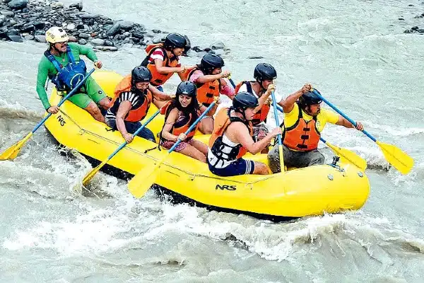 Qué actividades de aventura se pueden realizar en Lunahuaná 6 canotaje en lunahuana